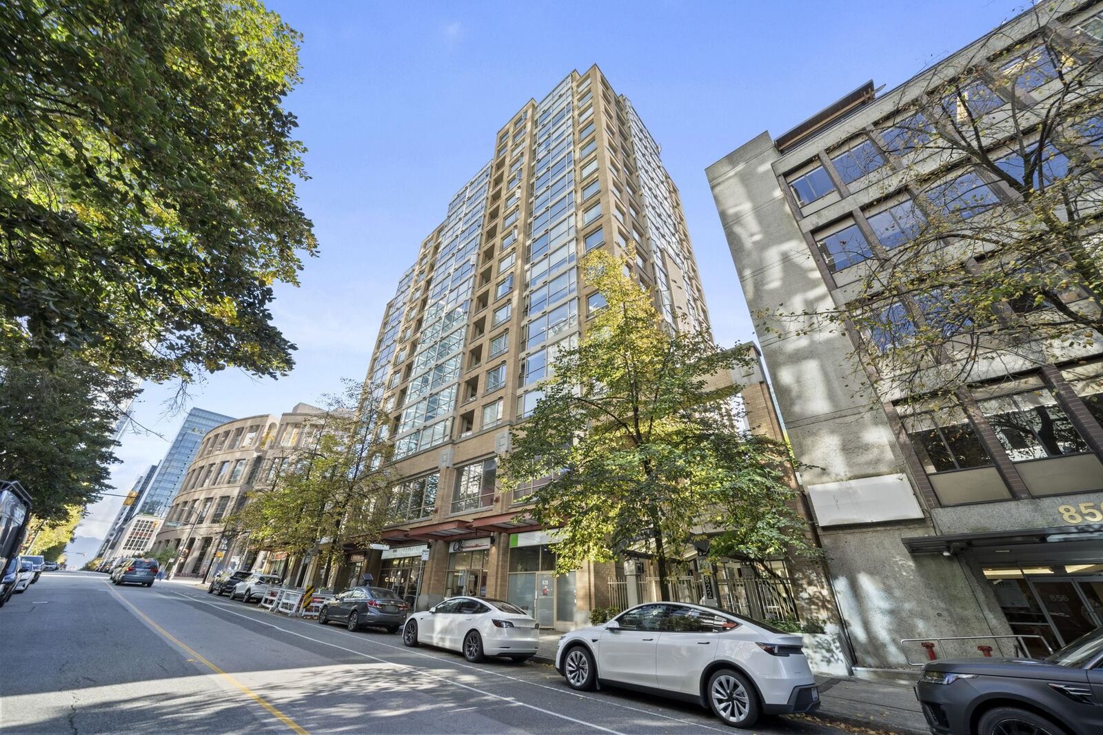 Property Photo:  822 Homer Street 1008  BC V6B 6M3 