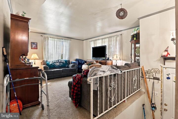 Property Photo: 105 Schoeneck Road PA 17522