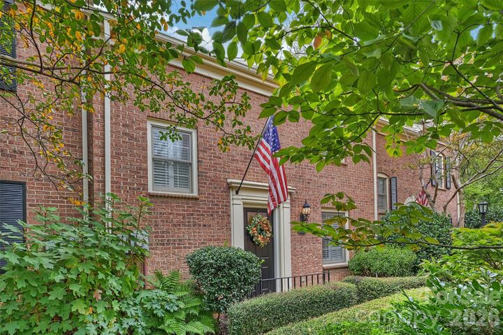 Property Photo:  500 N Poplar Street B  NC 28202 