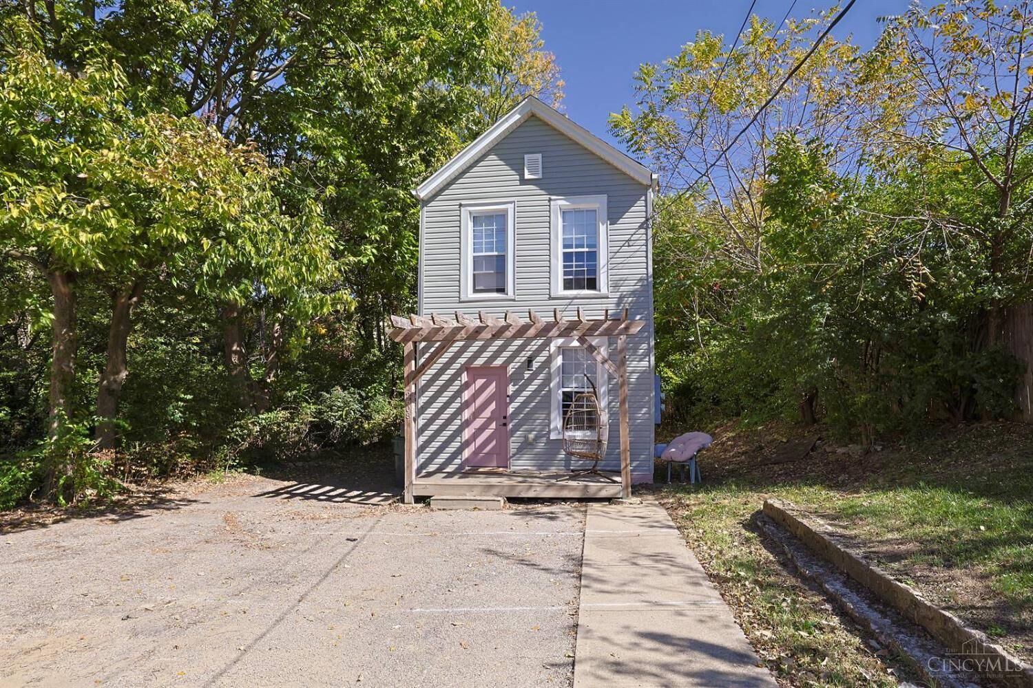 Property Photo: 2608 Stanton Avenue OH 45206