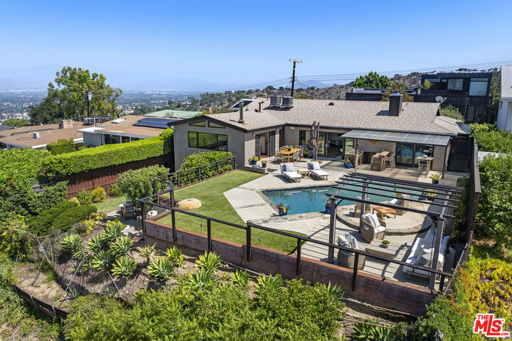 Property Photo: 3711 Beverly Ridge Dr CA 91423