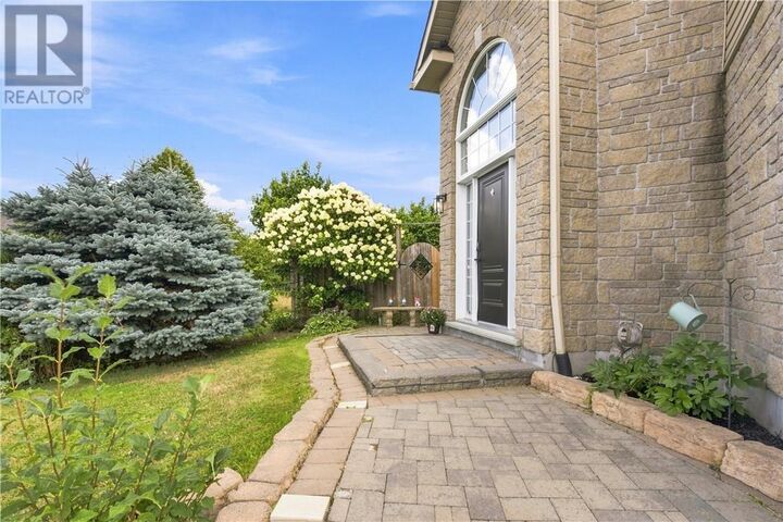 Property Photo:  312 Braemore Cr  ON P3L 0A2 