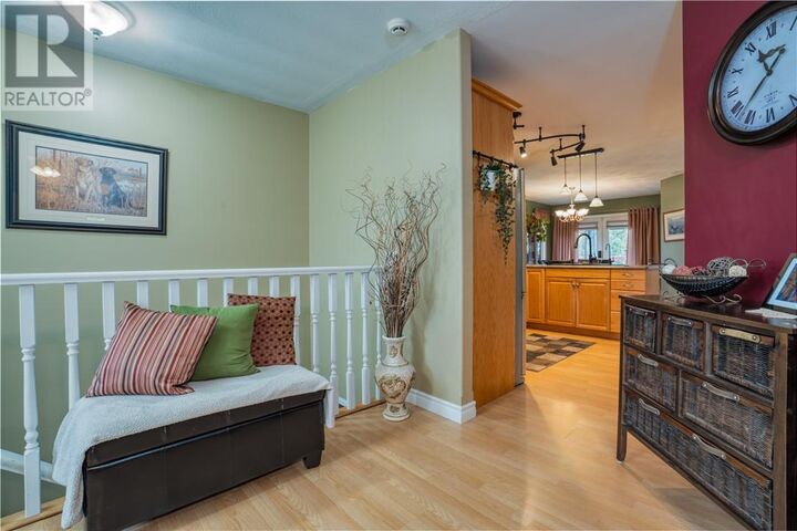 Property Photo:  6 Ashgrove  ON P3L 1W4 