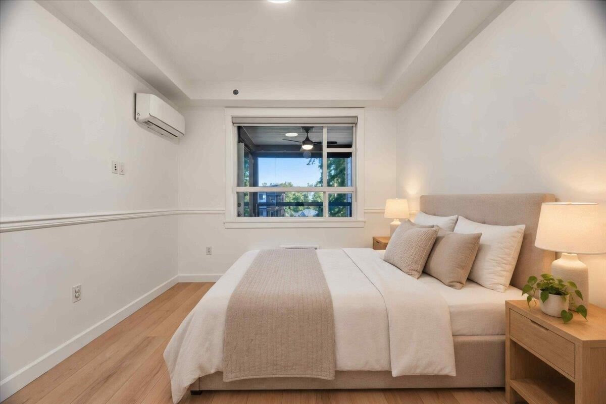 Property Photo:  14588 McDougall Drive 408  BC V4P 0H1 