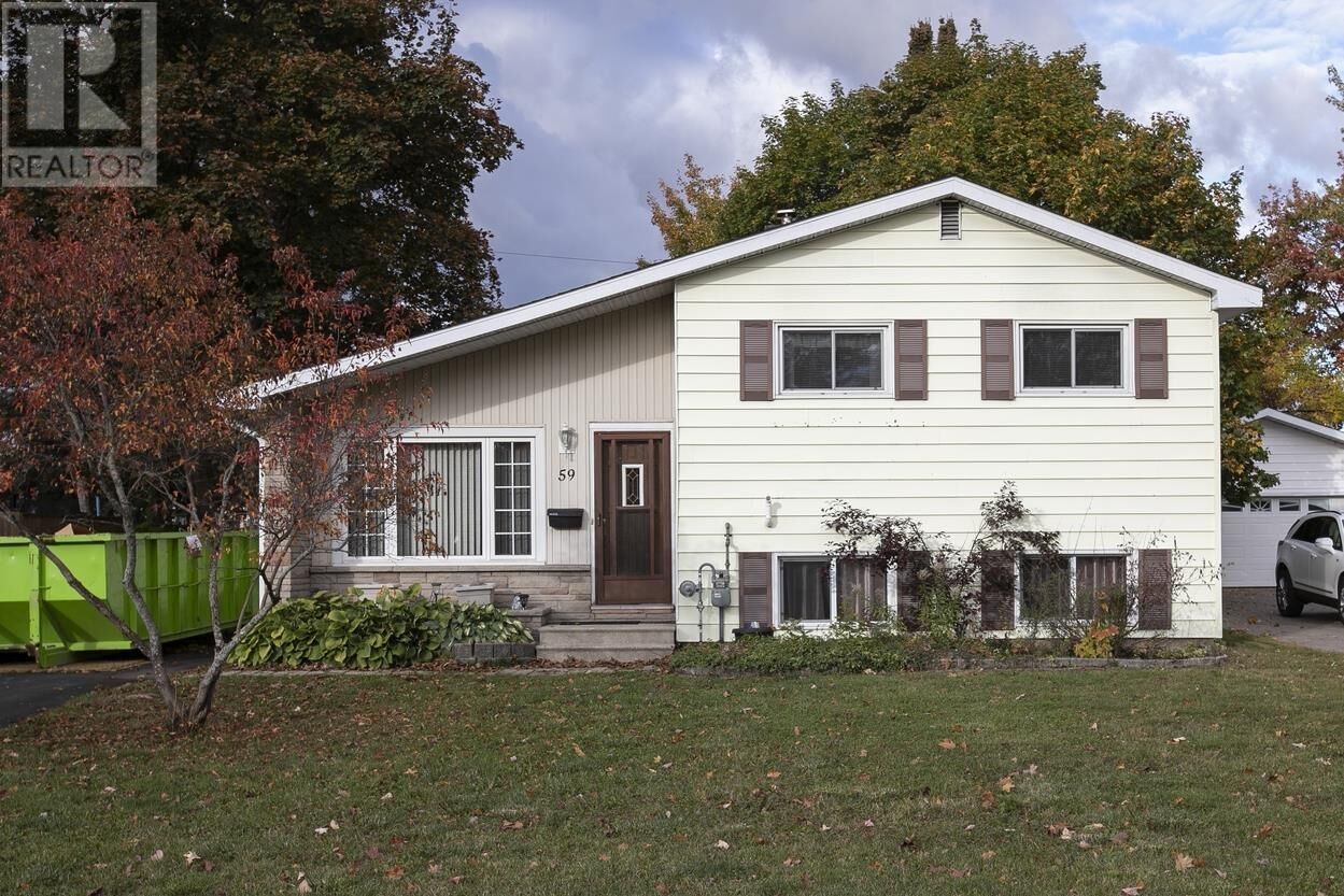 Property Photo:  59 Promenade Dr  ON P6B 5J5 