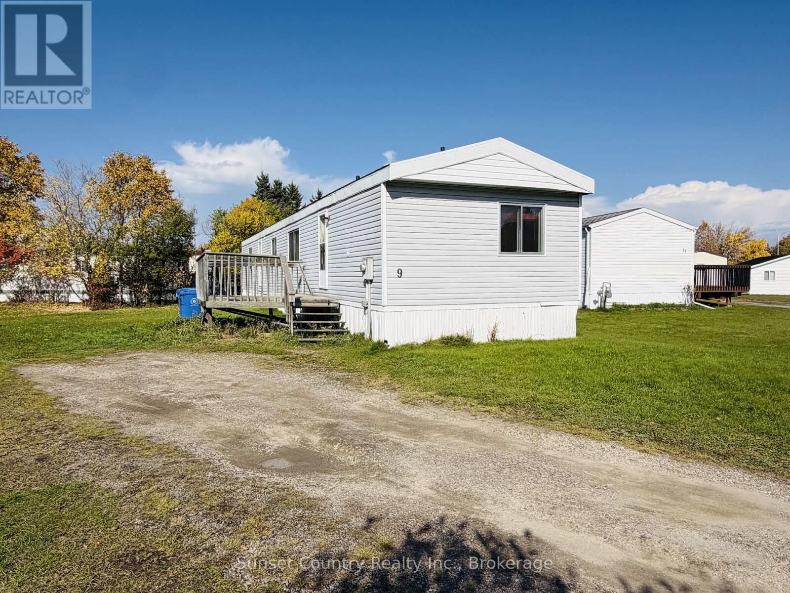Property Photo:  9 Cedar Bay  ON P8N 1H5 