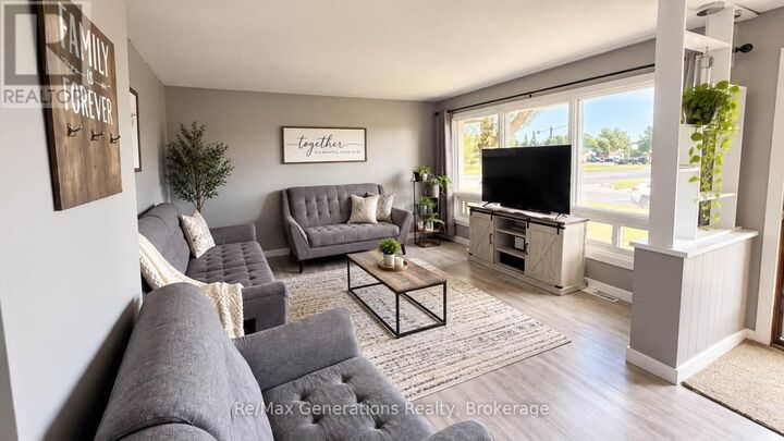Property Photo:  177 Matthews Street  ON P7A 3K8 
