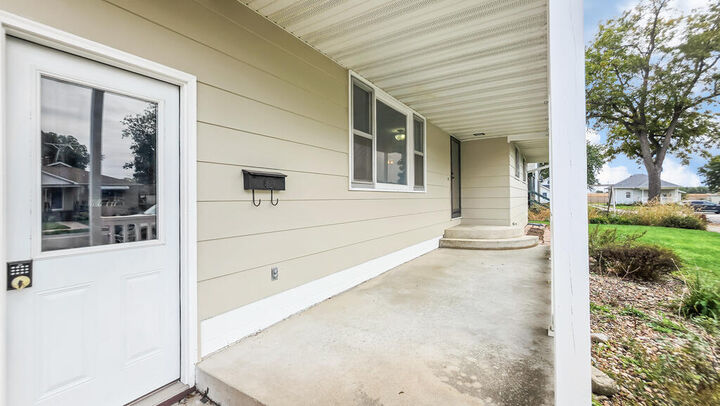 Property Photo:  1104 2nd Street  IA 50501 