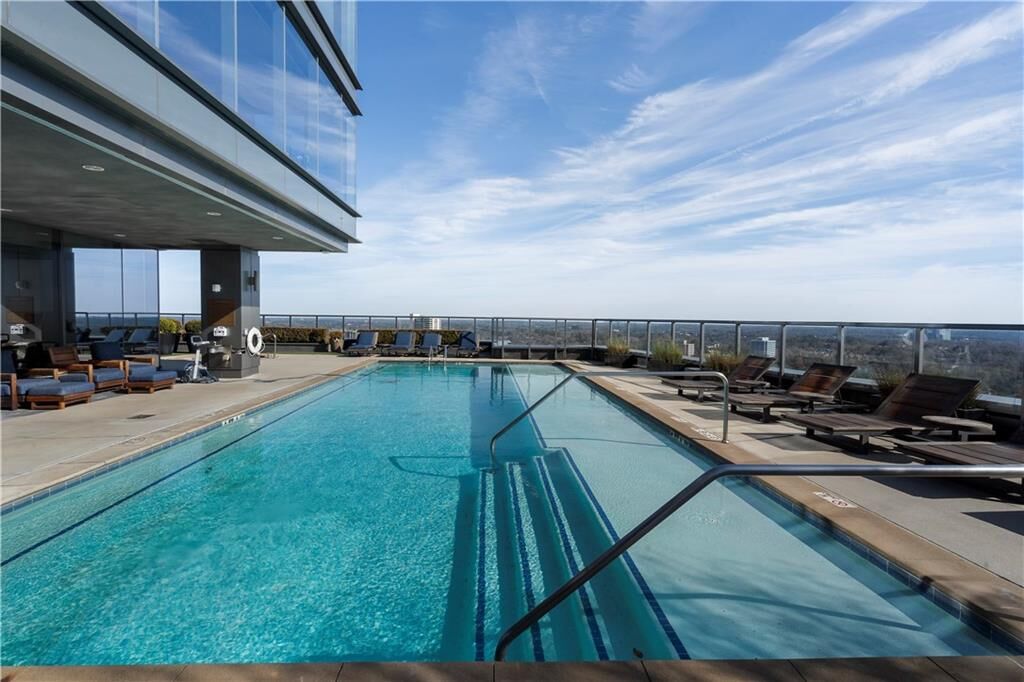 Property Photo:  3630 Peachtree NE 2204  GA 30326 