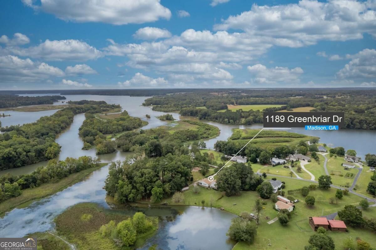 Property Photo:  1180 Green Briar Drive  GA 30650 