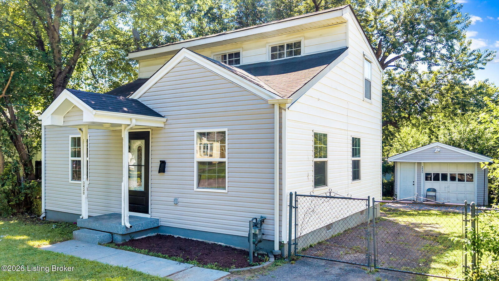Property Photo: 3430 Glendale Ave KY 40215