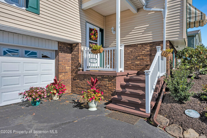 Property Photo: 124 Leland Drive PA 18411