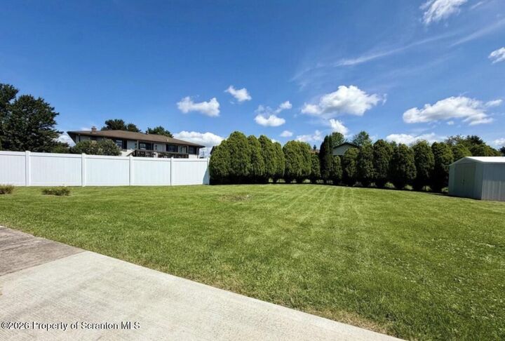 Property Photo:  209 Pleasant View Drive  PA 18407 