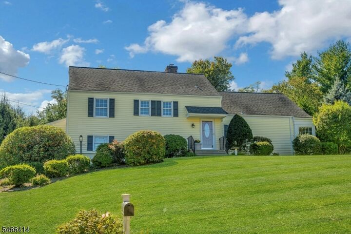 Property Photo:  14 Wedgewood Ln  NJ 07960 