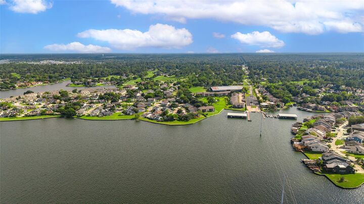 Property Photo:  201D Lakeview Terrace  TX 77356 