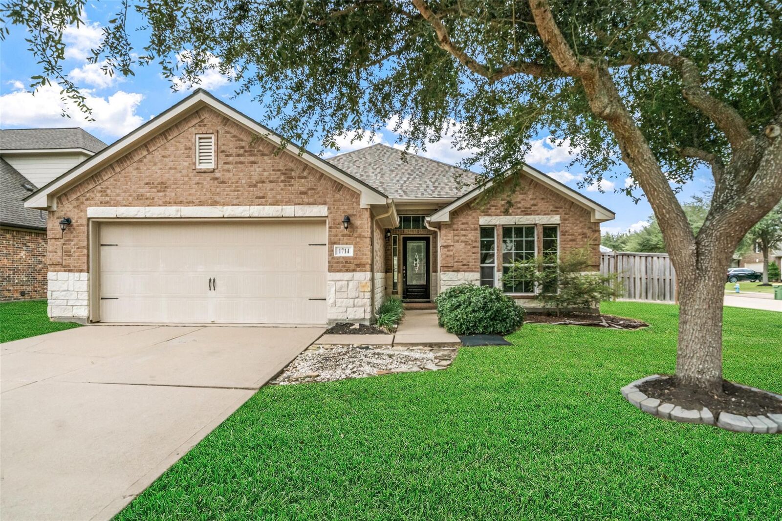 Property Photo:  1714 Brighton Brook Lane  TX 77581 