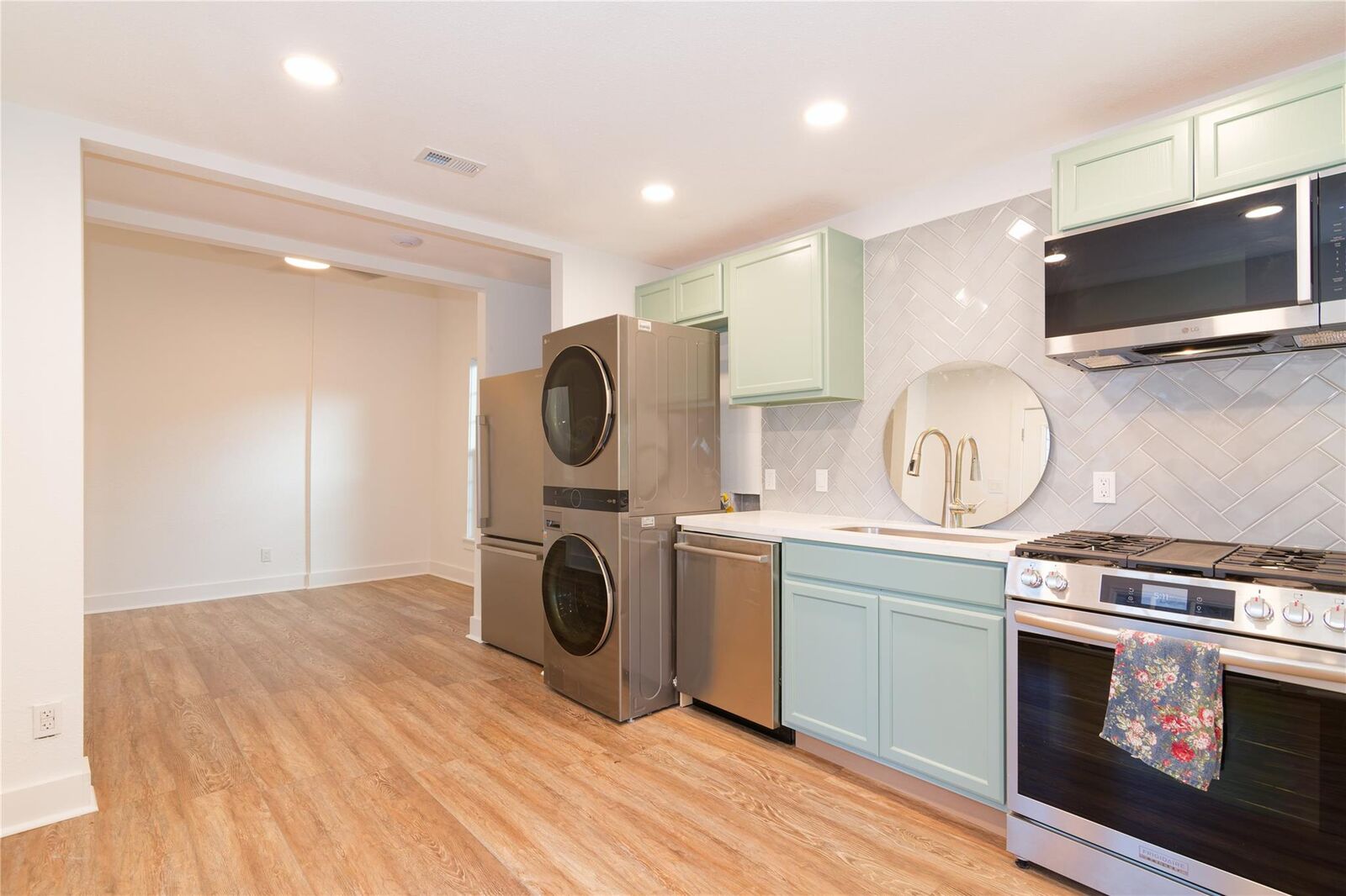 Property Photo: 207 Rippetoe Street TX 77833