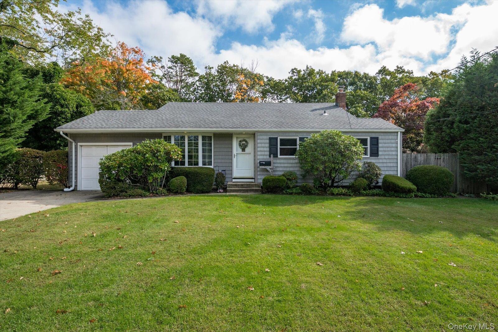 Property Photo:  991 Gardiner Drive  NY 11706 