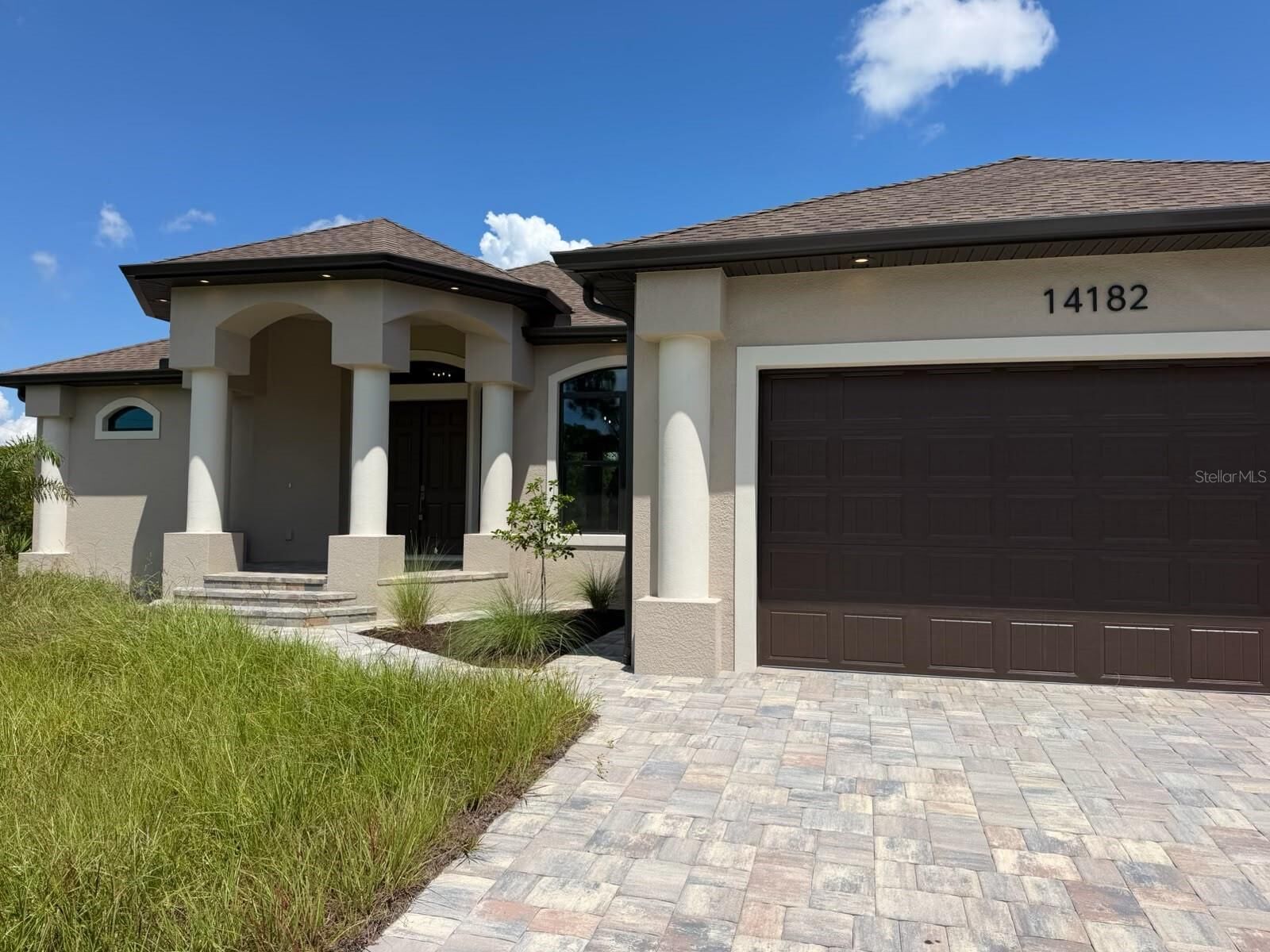Property Photo:  14182 Barbet Lane  FL 33981 