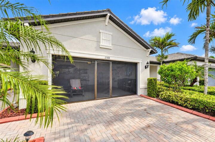 Property Photo:  2588 Daisy Drive  FL 34289 