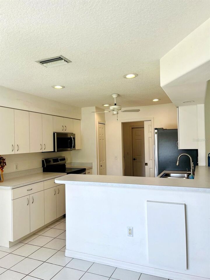 Property Photo:  1551 Royal Road  FL 34293 