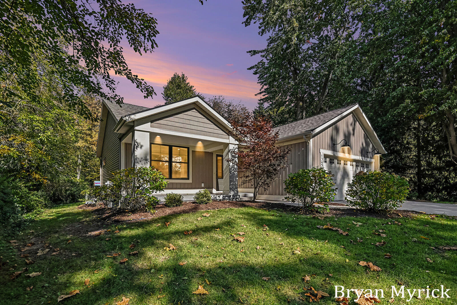 Property Photo: 1345 W Lakewood Boulevard MI 49424
