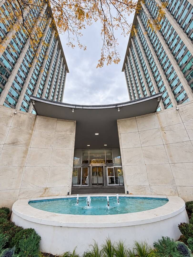 Property Photo:  3600 N Lake Shore Drive 1511  IL 60613 