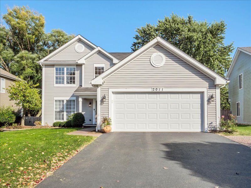 Property Photo: 2011 Crossing Lane IL 60540