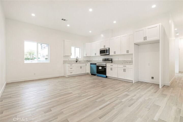 Property Photo:  543 Glenwood Road A  CA 91201 