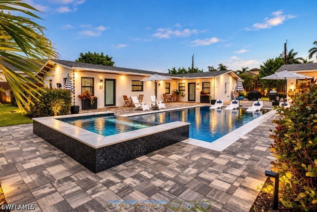 Property Photo: 683 100th Avenue N FL 34108