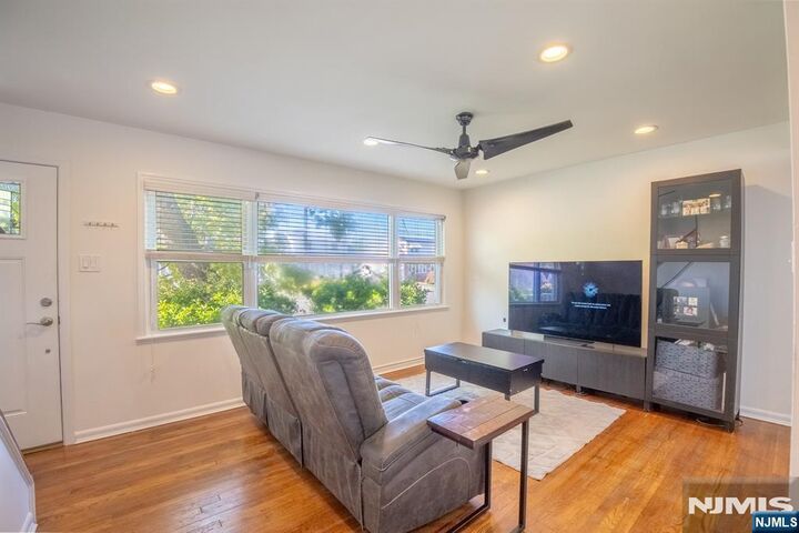 Property Photo:  11 Jackson Place  NJ 07074 