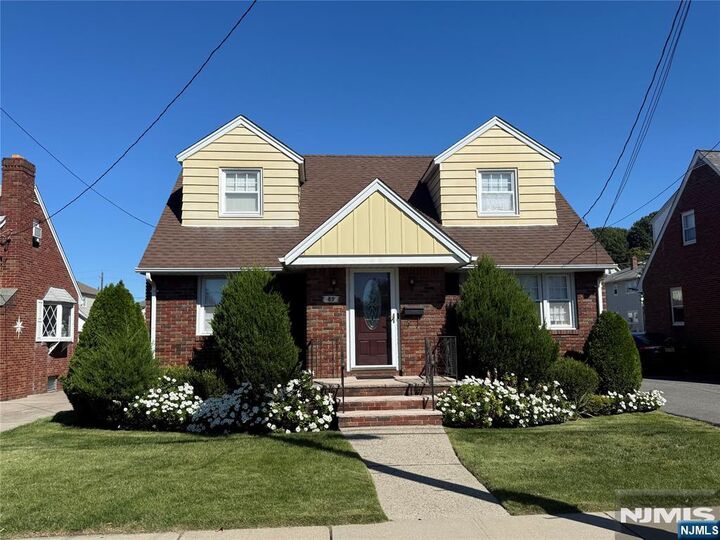Property Photo:  89 Strong Street  NJ 07057 