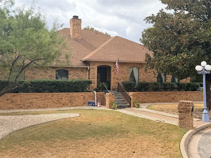 Property Photo: 6801 Bellaire Court S TX 76132