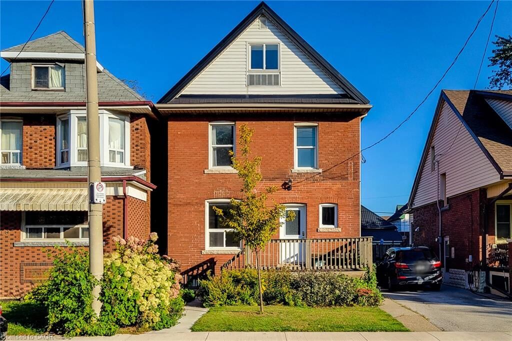 Property Photo:  108 Kensington Avenue N 2  ON L8L 7N2 
