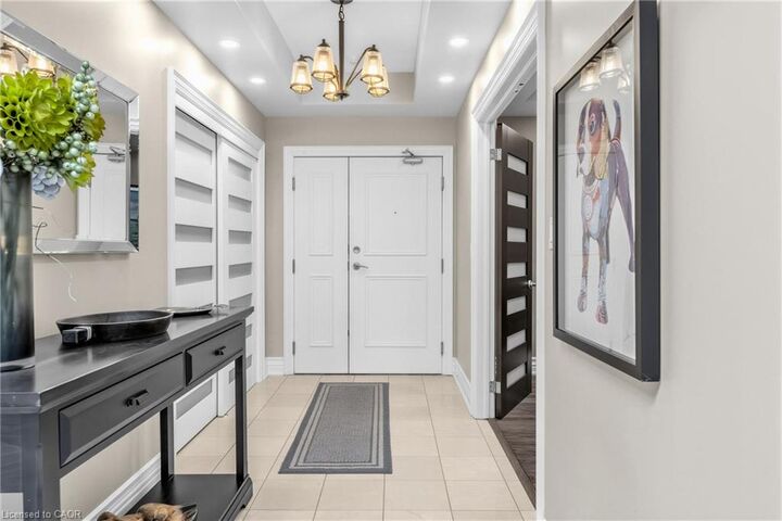 Property Photo:  1477 Lakeshore Road Ph 1  ON L7S 1B5 