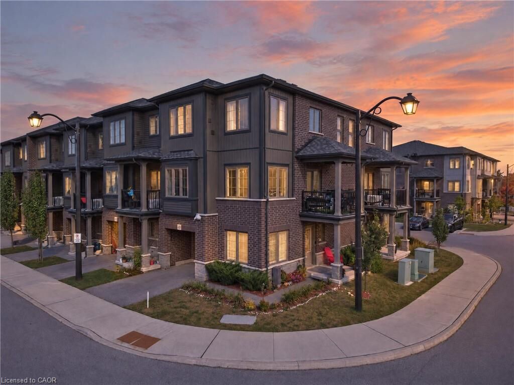 Property Photo:  124 Compass Trail 49  ON N3E 0E3 