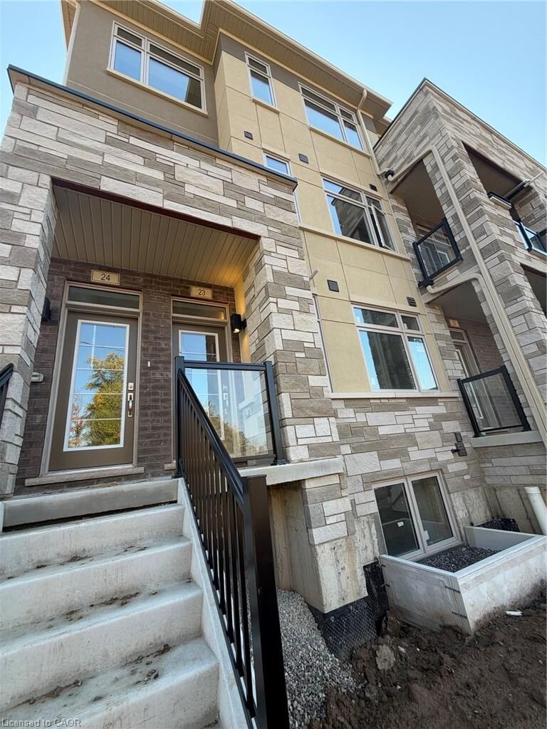 Property Photo:  859 North Waterdown Drive 20  ON L8B 2B1 