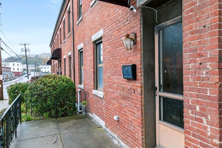 Property Photo:  33 Grove St 33  MA 01510 