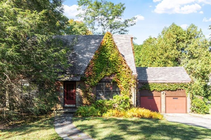 Property Photo: 33 Kenmore Rd MA 02478