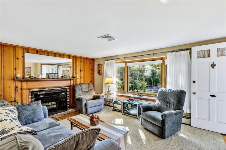 Property Photo:  686 Queen Anne Rd  MA 02645 