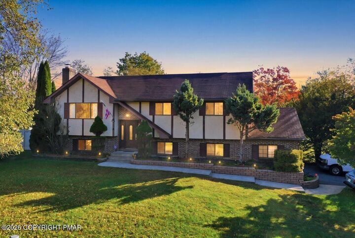 Property Photo: 1112 Scott Street PA 18322