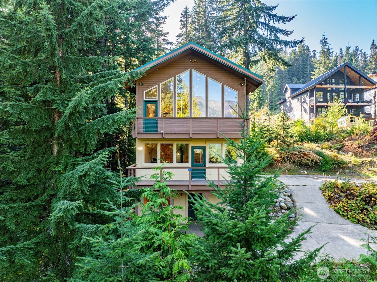 Property Photo:  921  Snoqualmie Drive  WA 98068 