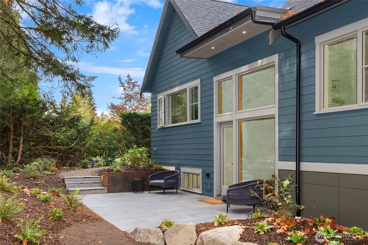 Property Photo:  7693 NE Beverly Lane  WA 98110 