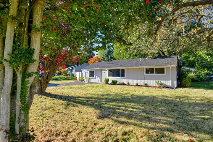 Property Photo:  4801  224th Street SW  WA 98043 