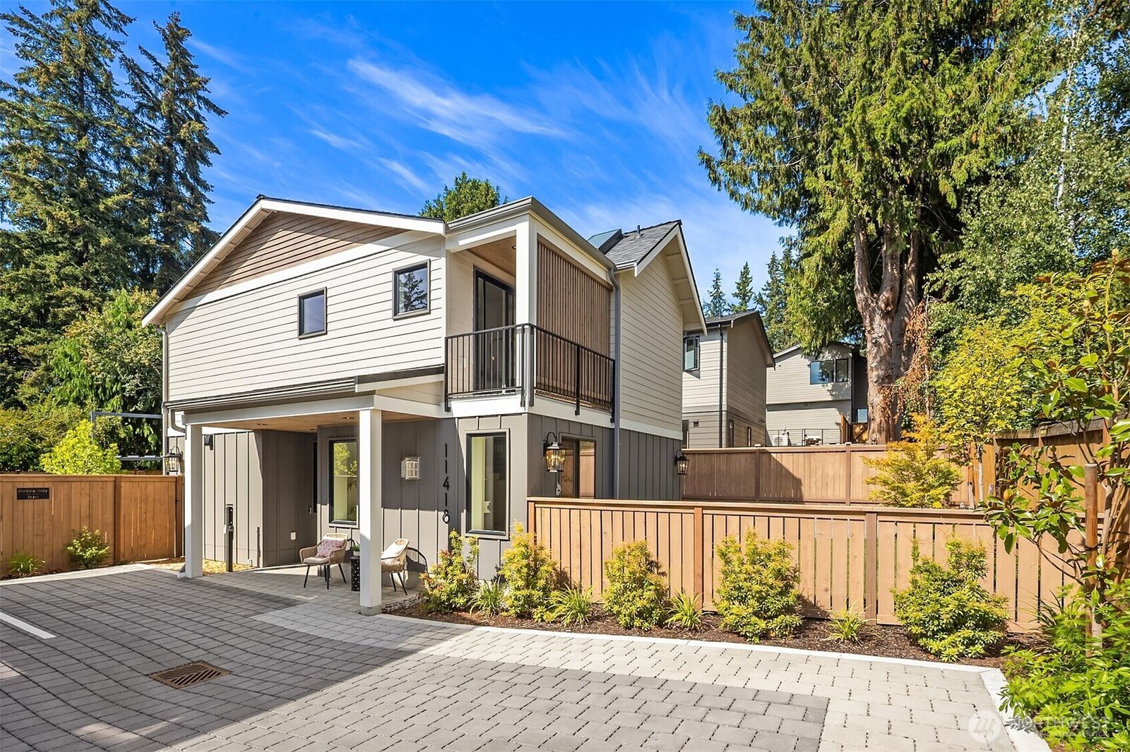 Property Photo: 11418 NE 90th Street WA 98033