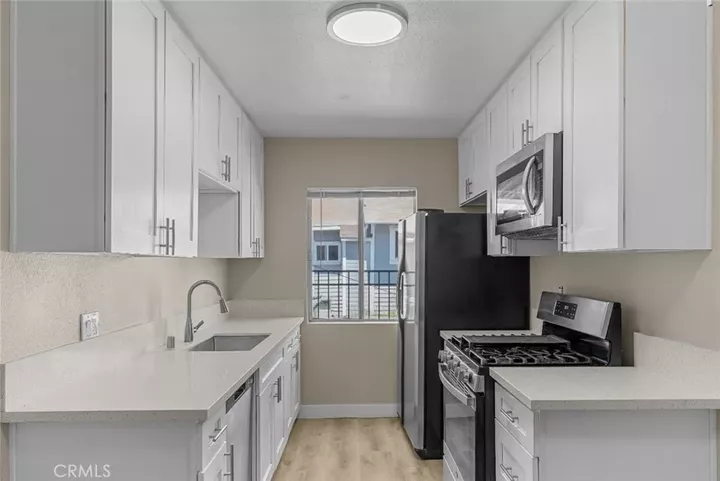 Property Photo:  531 W Hyde Park  CA 90302 