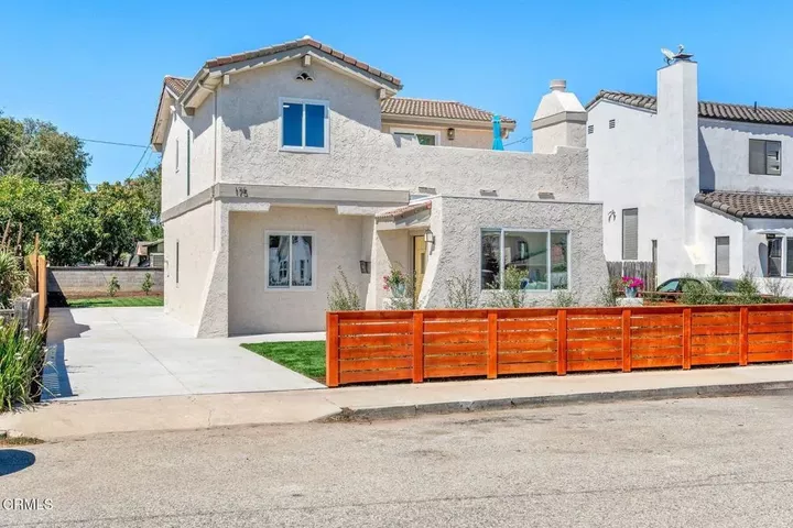Property Photo:  175 E Lewis Street  CA 93001 