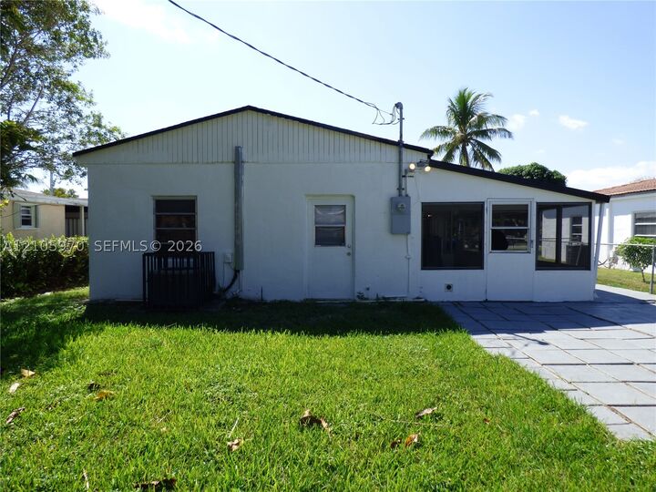 Property Photo:  1679 NE 180th St  FL 33162 