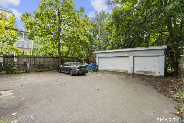 Property Photo:  88 Arch Street  CT 06514 