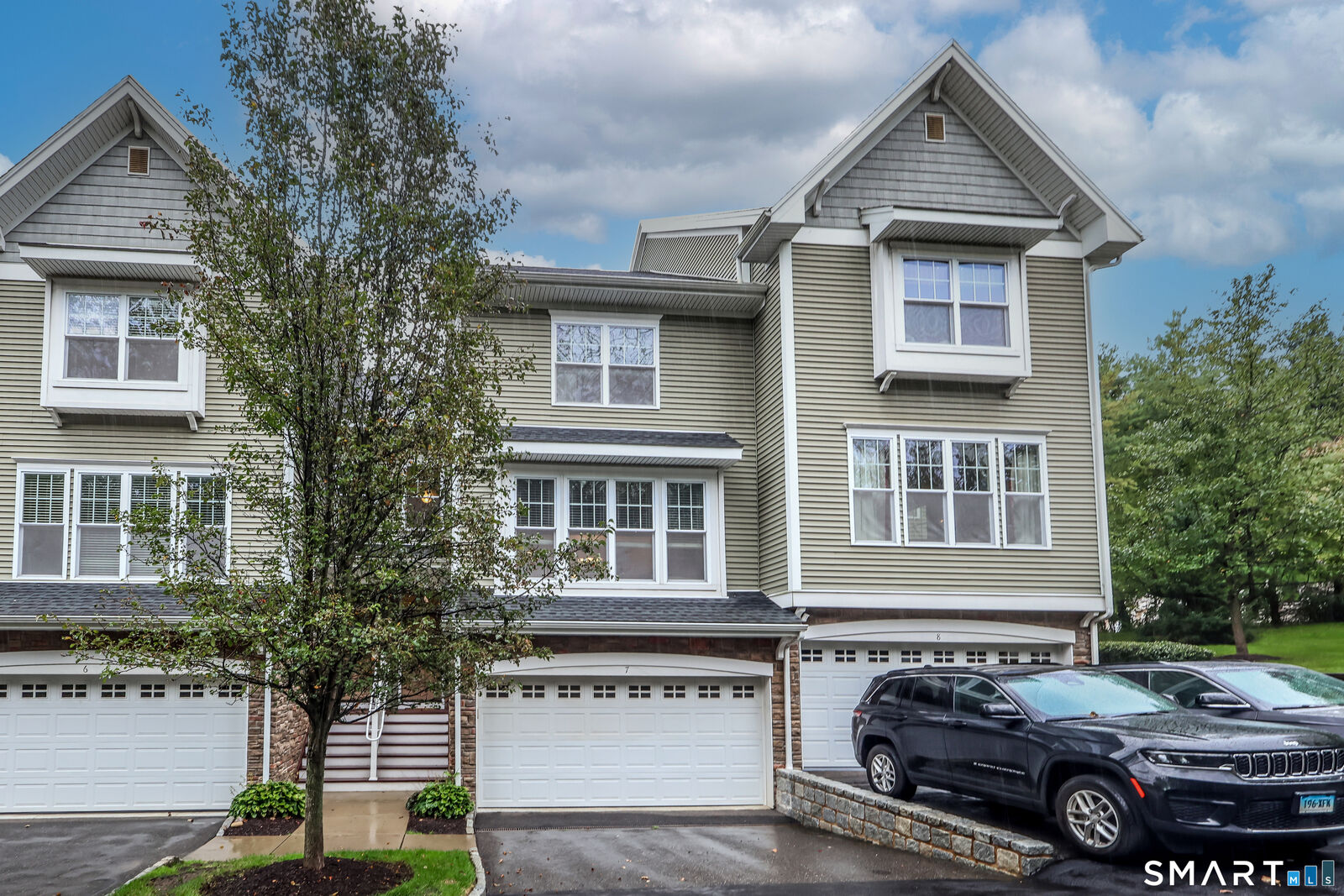 Property Photo:  7 Lawrence Avenue 7  CT 06810 